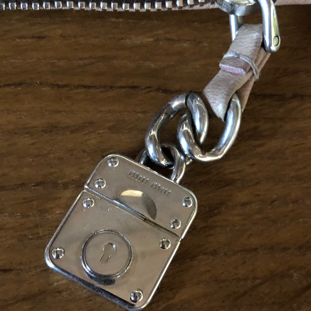 Miu Miu Quilted Light Pink matelassé Shoulder crossbody Bag with Chain Strap - Picture 5 of 10
